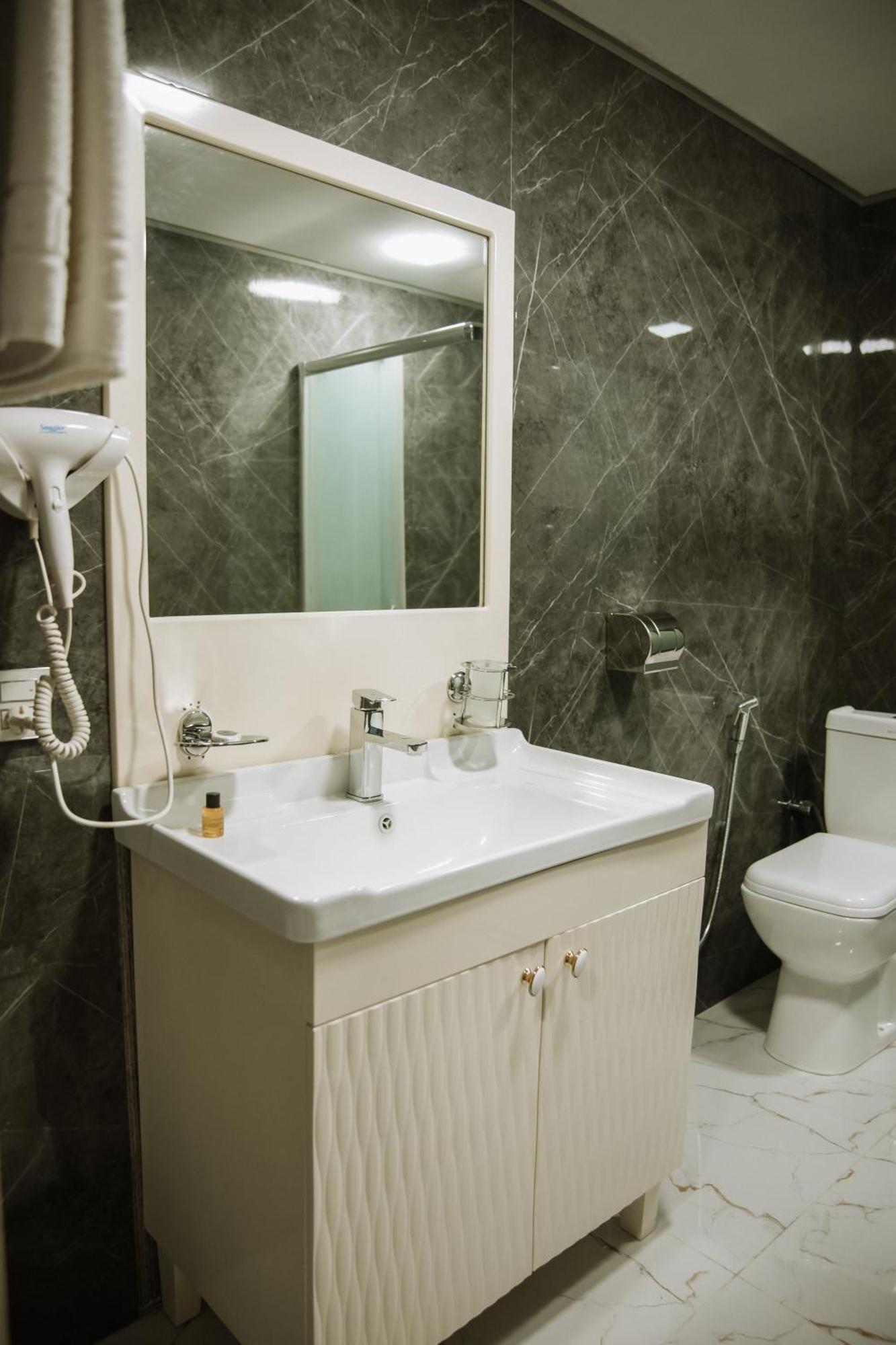 Address Hotel บากู ภายนอก รูปภาพ